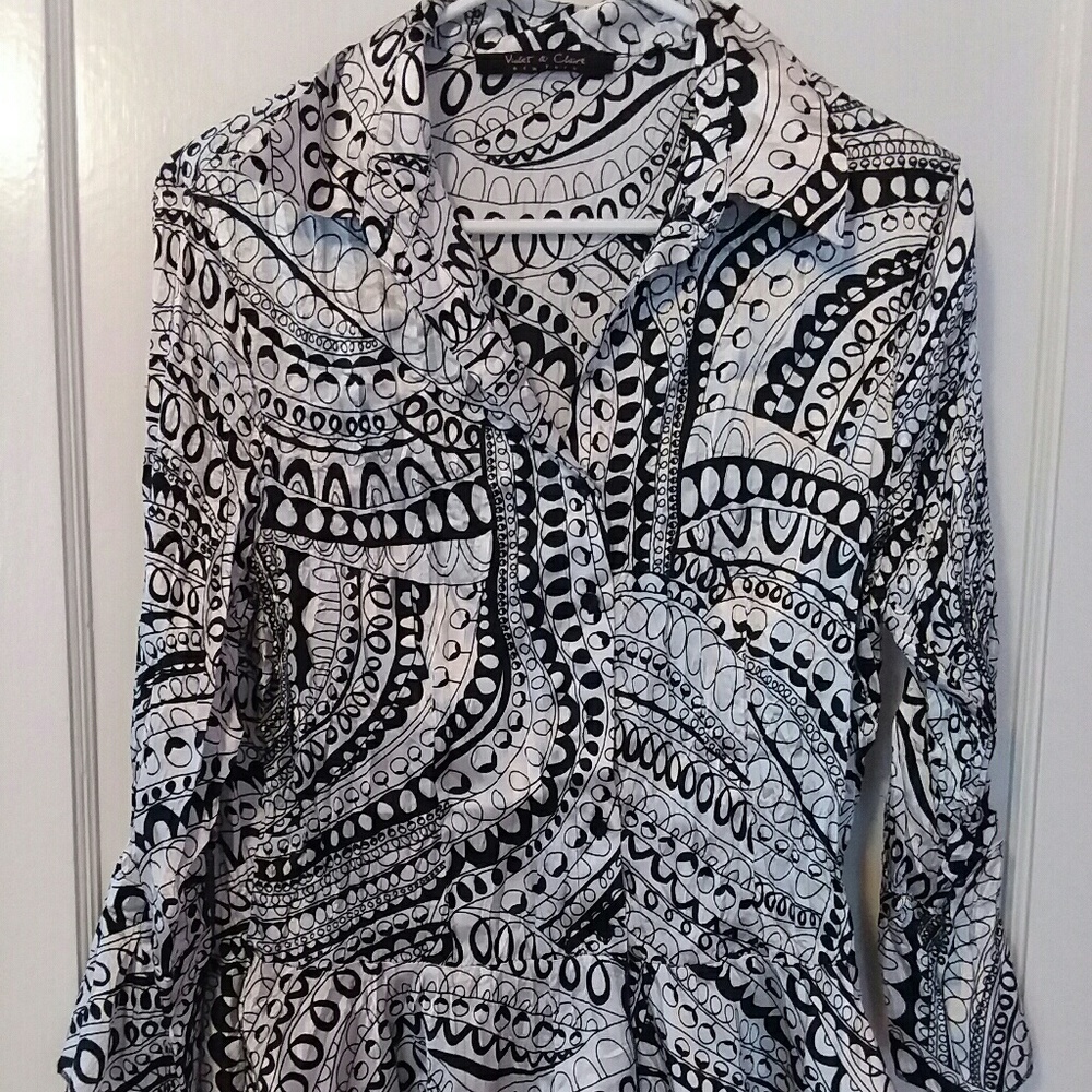 Long sleeve ruffled button up top